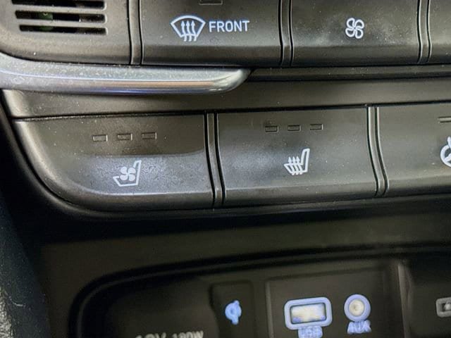 Used 2020 Hyundai Santa Fe Limited FWD image 21