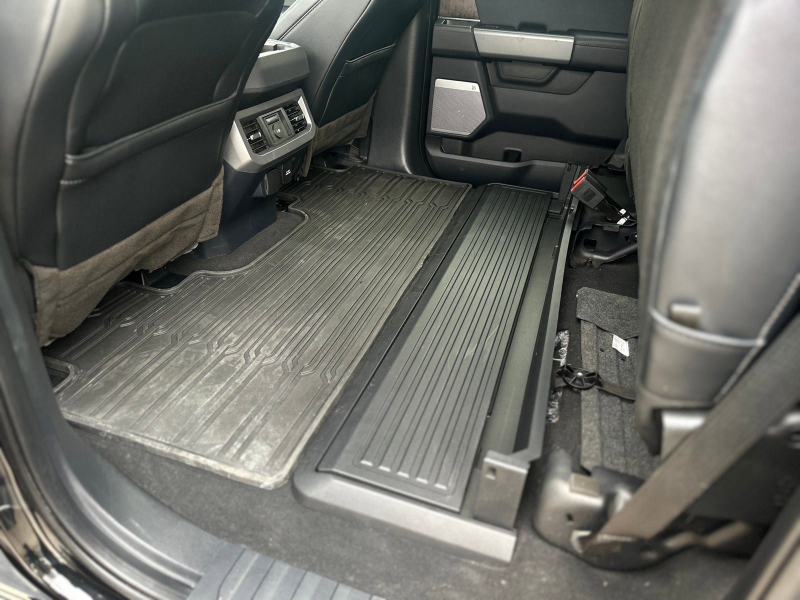 Used 2023 Ford F350 Lariat w/ Lariat Ultimate Package image 47