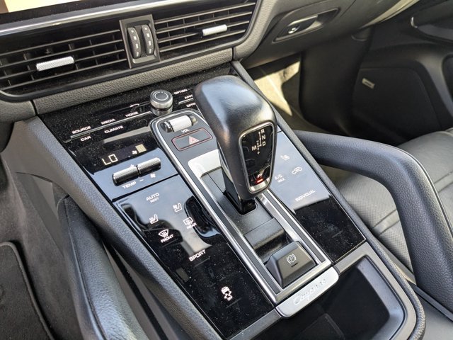 Used 2023 Porsche Cayenne Platinum Edition AWD/4WD image 11