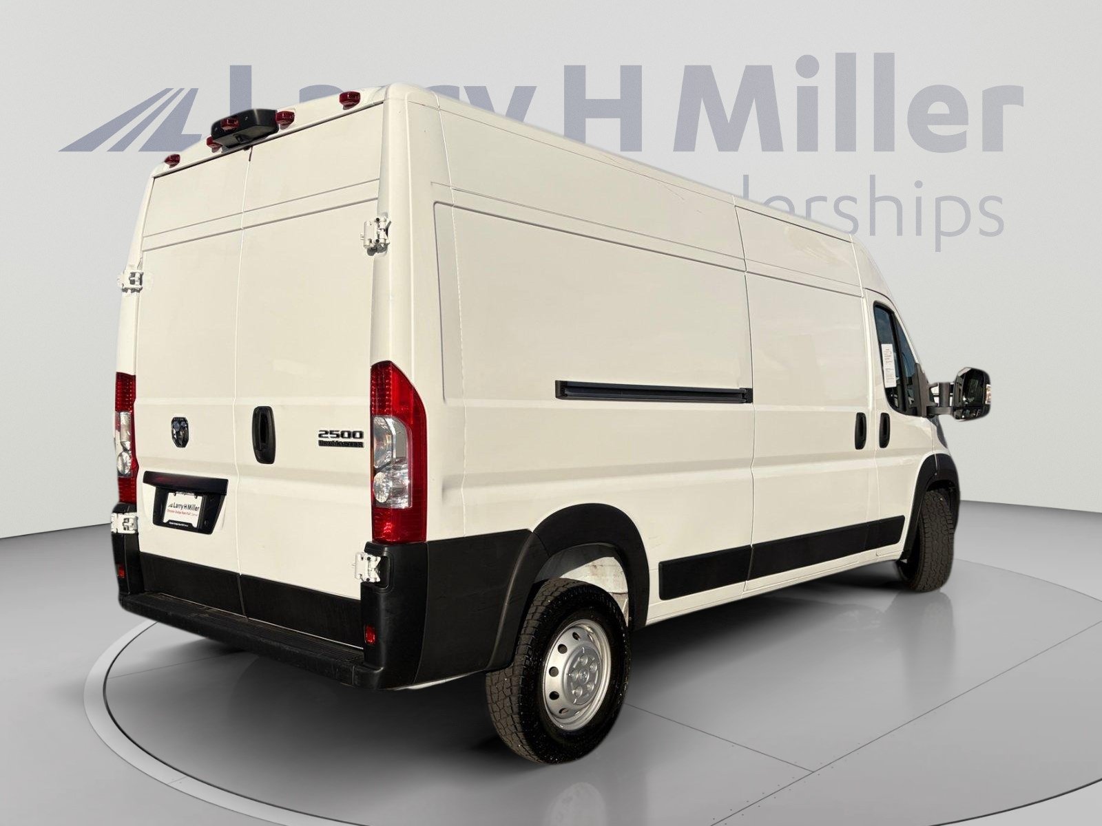 Used 2023 RAM ProMaster 2500 FWD image 5