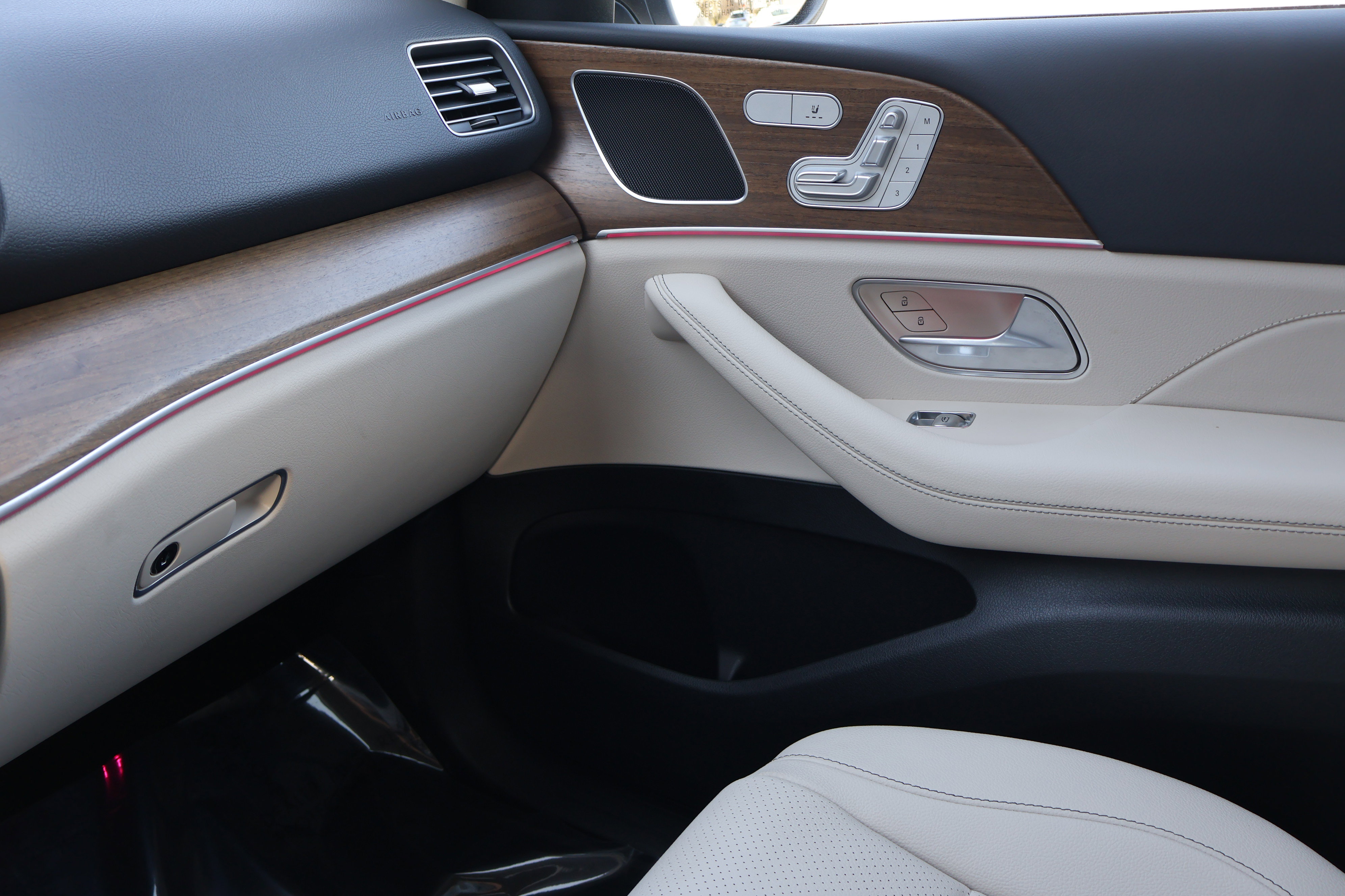 Used 2025 Mercedes-Benz GLE 450e 4MATIC image 45