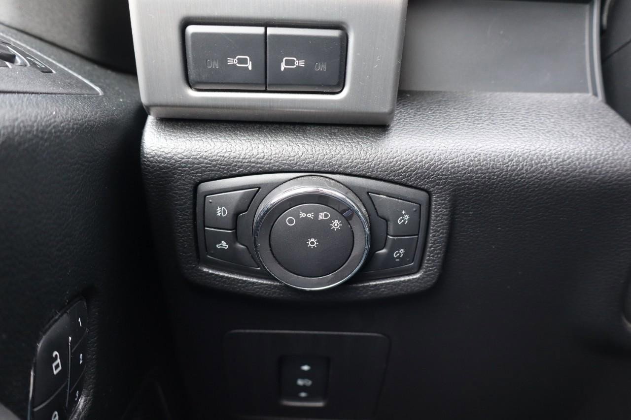 Used 2016 Ford F150 Platinum w/ Equipment Group 701A Luxury image 17