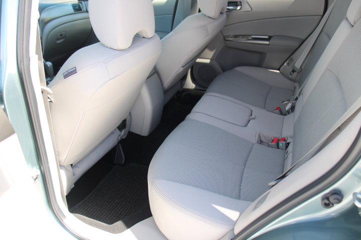 Used 2012 Subaru Forester 2.5X Premium w/ All-Weather Pkg AWD/4WD image 14