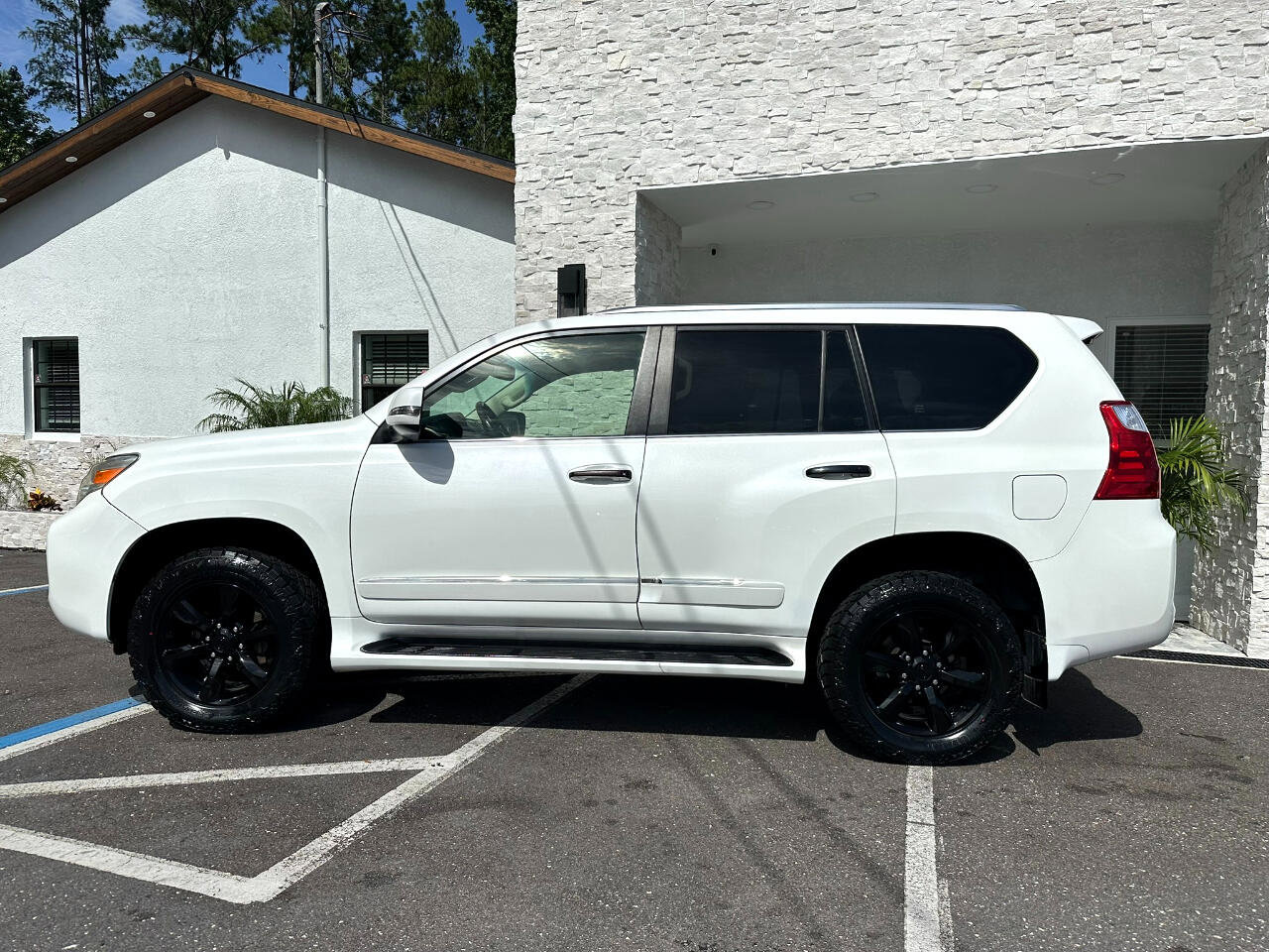 Used 2012 Lexus GX 460 w/ Comfort Plus Pkg image 4