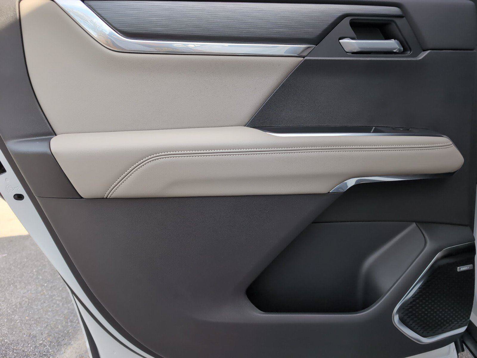 New 2026 GMC Acadia Elevation w/ Elevation Premium Package FWD image 29