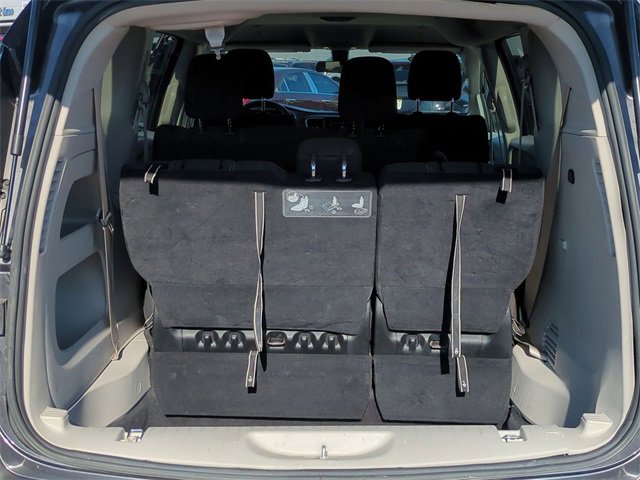 Used 2021 Chrysler Voyager L image 13
