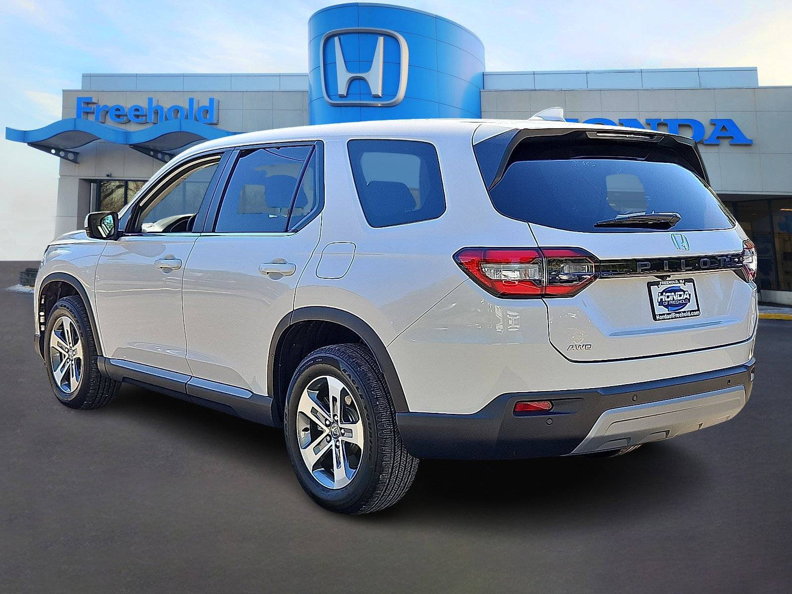 Used 2024 Honda Pilot EX-L image 5