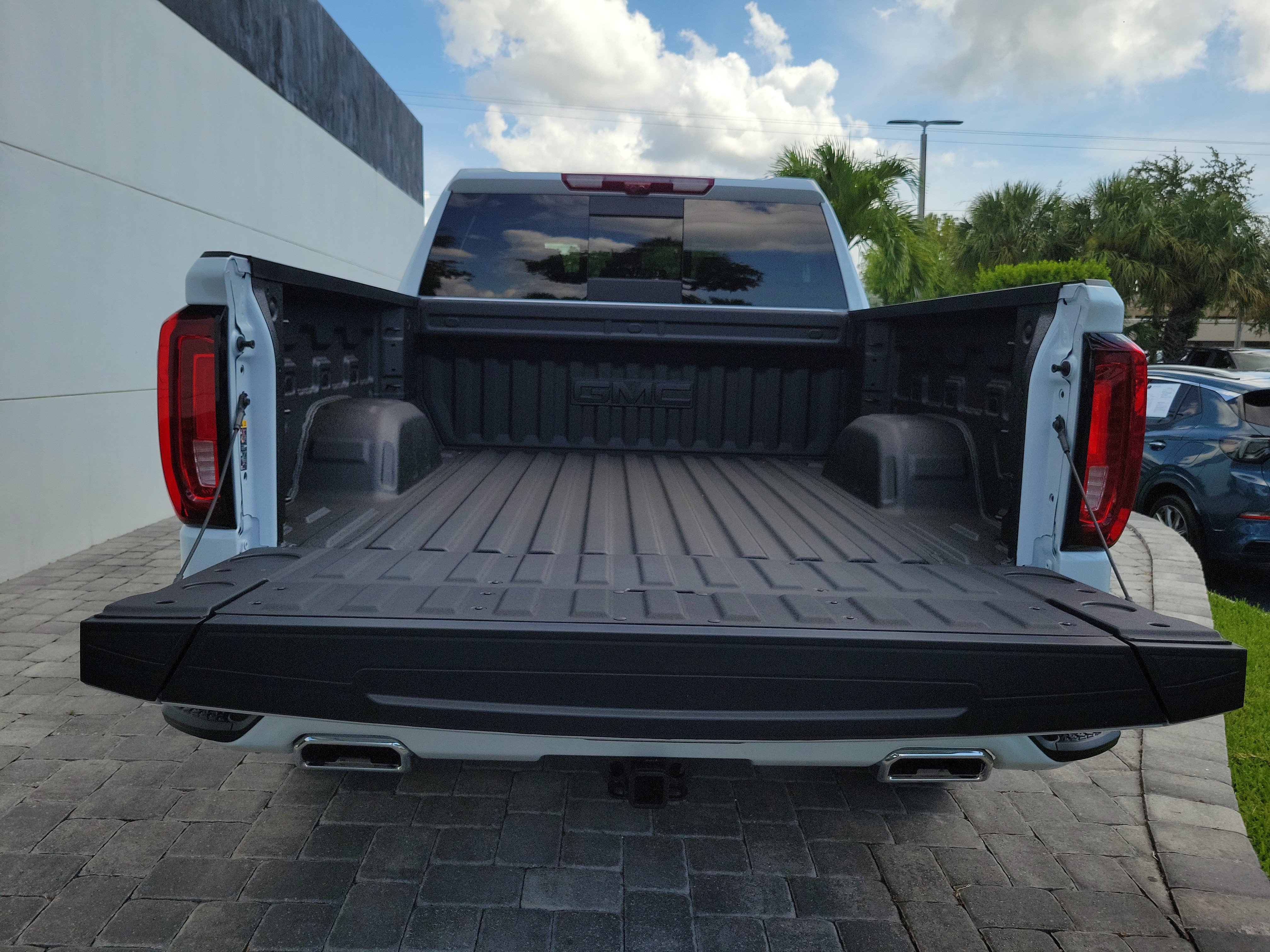 New 2026 GMC Sierra 1500 Denali w/ Denali Reserve Package AWD/4WD image 10