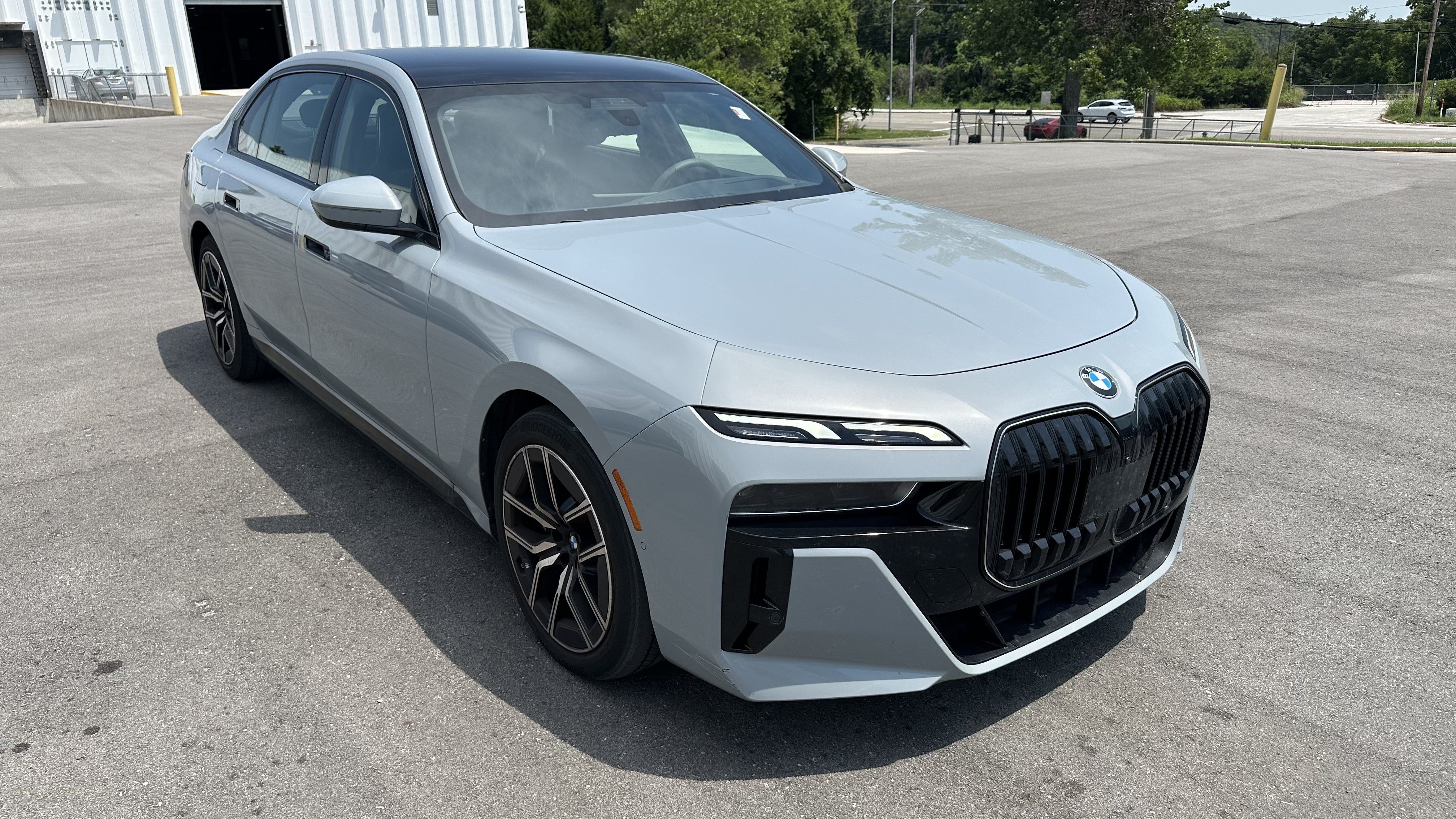 Certified 2024 BMW 760i xDrive AWD/4WD image 2