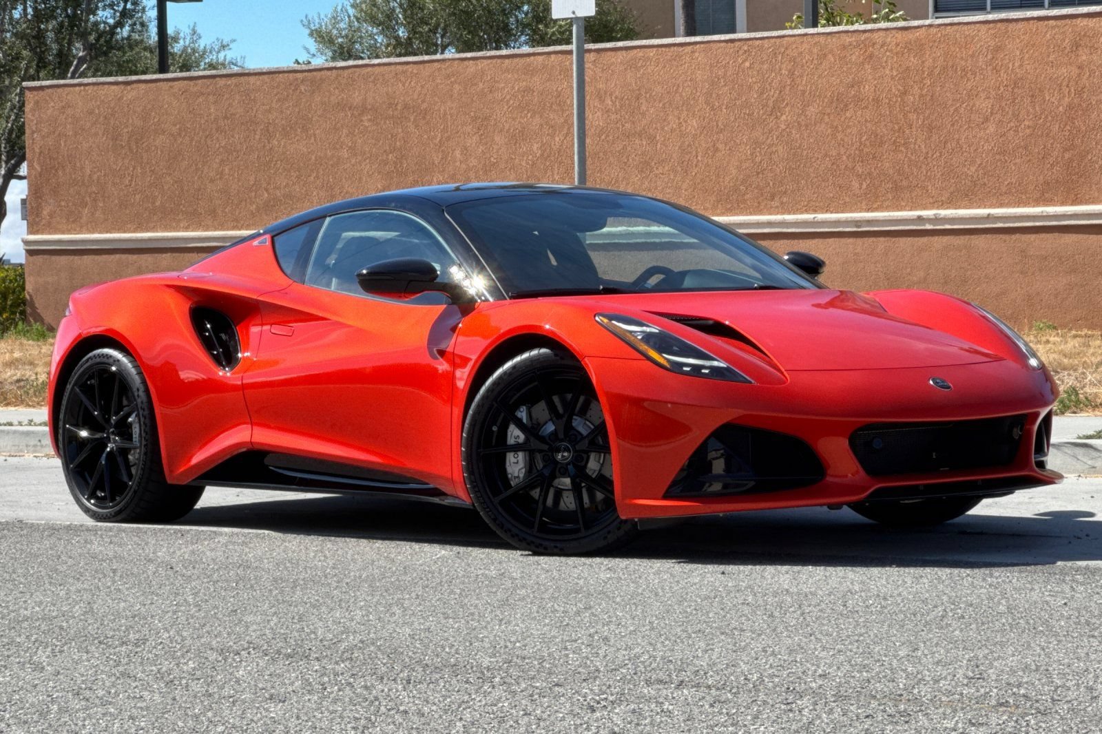 Used 2025 Lotus Emira RWD image 2