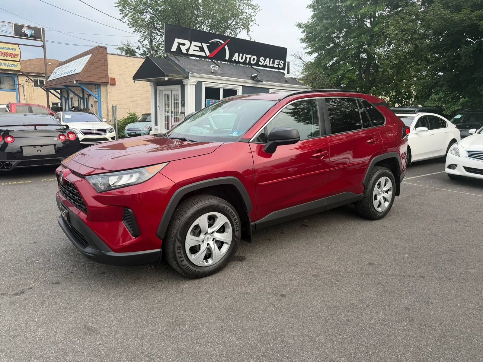 Used 2020 Toyota RAV4 LE w/ All Weather Liner Package AWD/4WD image 1