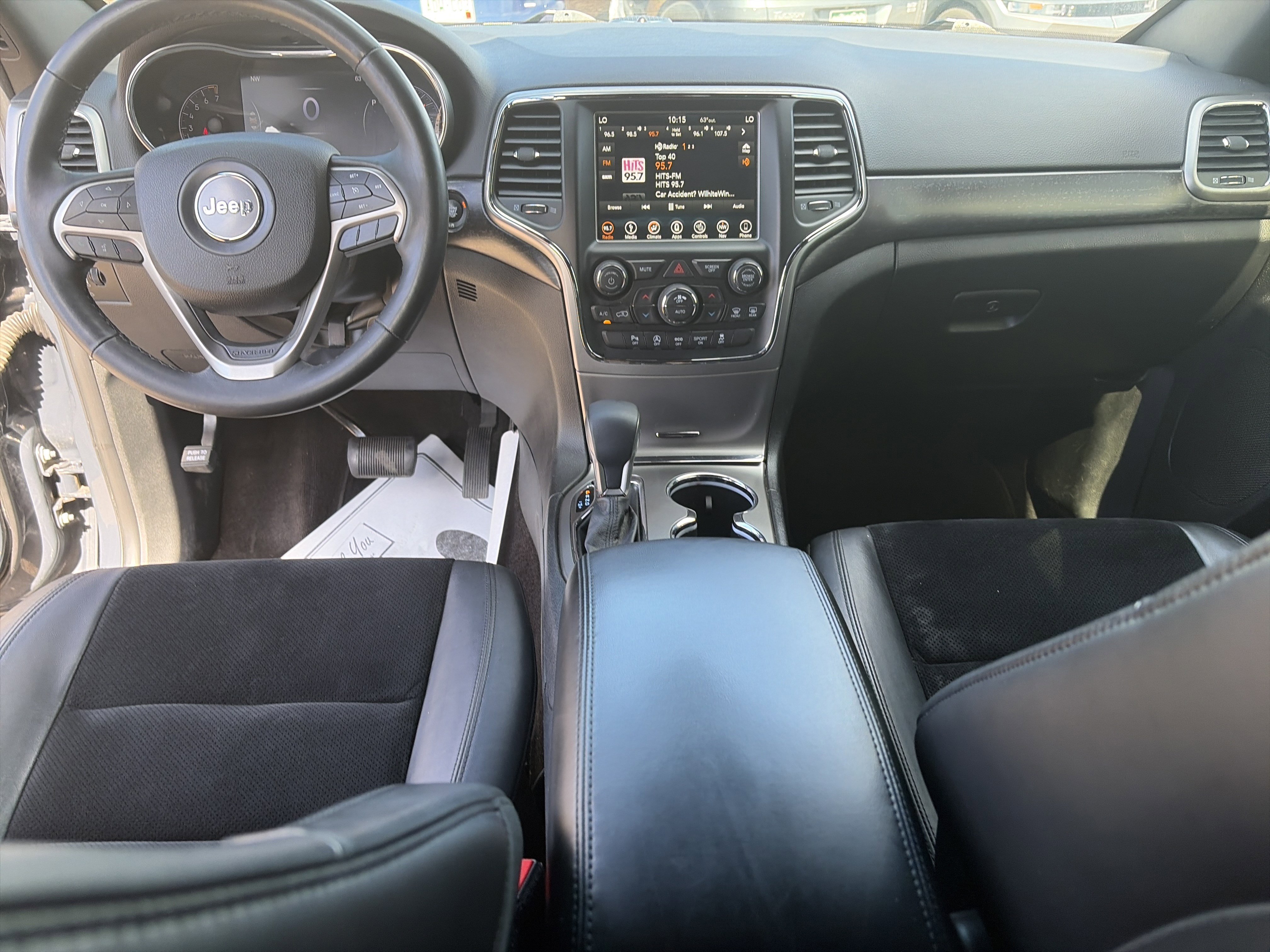 Used 2018 Jeep Grand Cherokee Altitude AWD/4WD image 17
