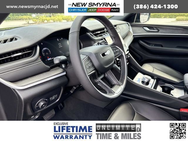 New 2025 Jeep Grand Cherokee Limited w/ Black Appearance Package image 21