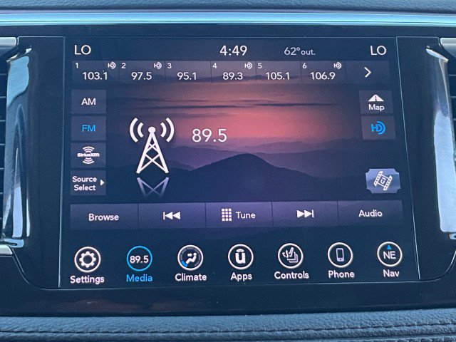 Used 2019 Chrysler Pacifica Limited w/ Advanced Safetytec Group FWD image 24