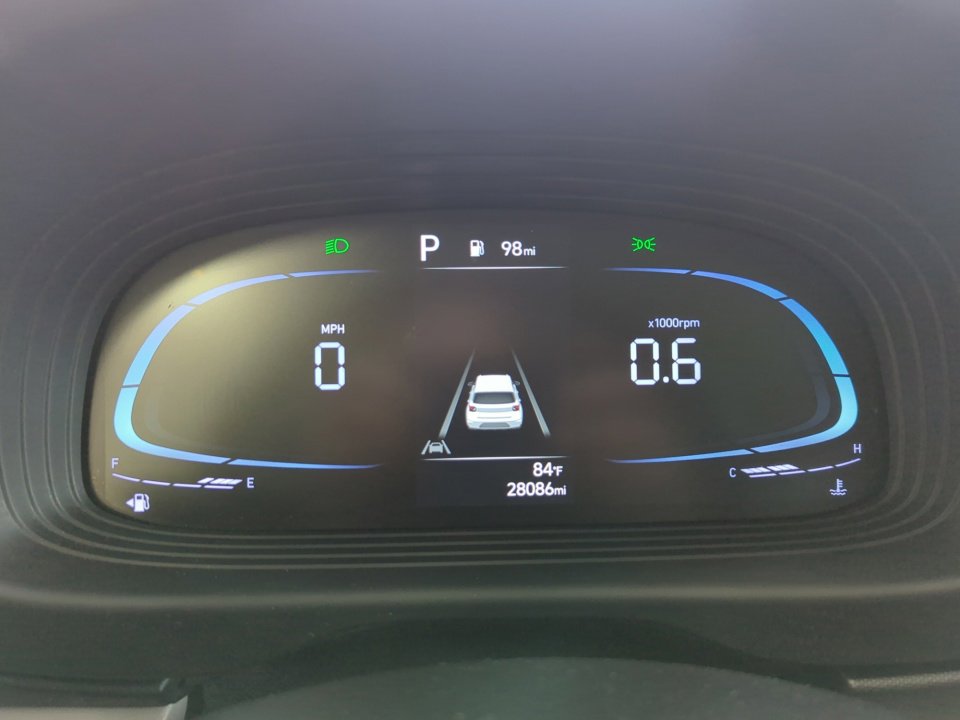 Used 2023 Hyundai Venue SEL image 25