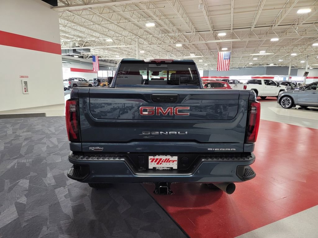 Used 2024 GMC Sierra 3500 Denali w/ Technology Package image 5