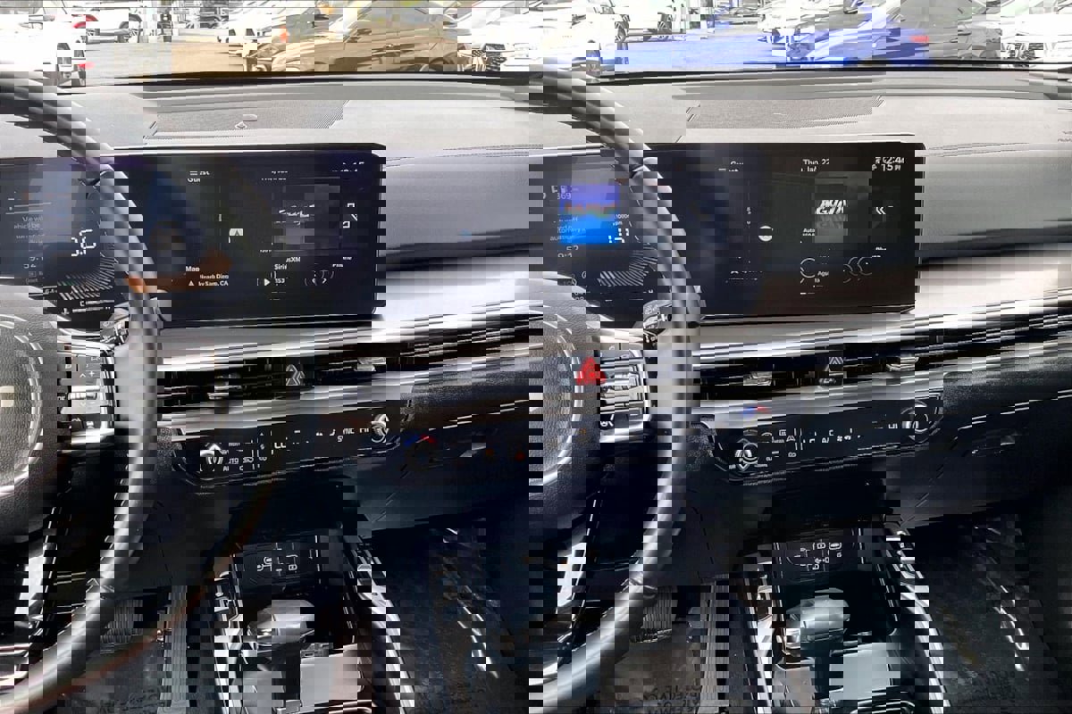 Used 2024 Kia Sorento S image 6