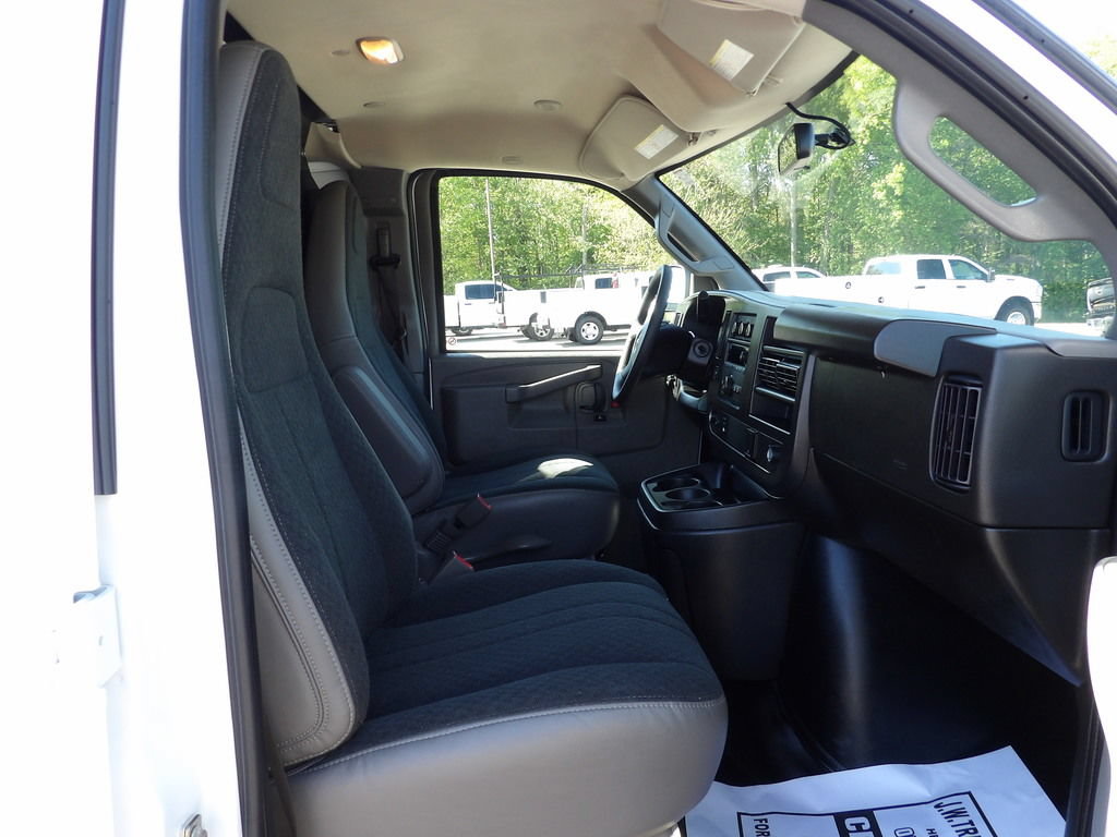Used 2024 GMC Savana 2500 w/ Driver Convenience Package RWD image 33