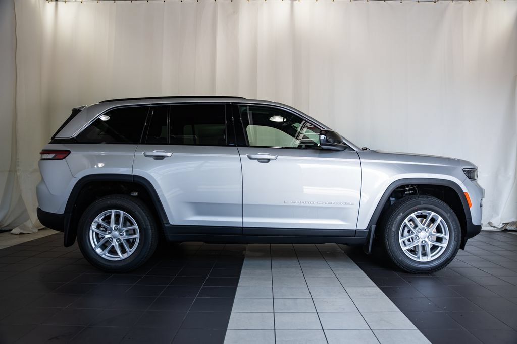 New 2026 Jeep Grand Cherokee Laredo X AWD/4WD image 3