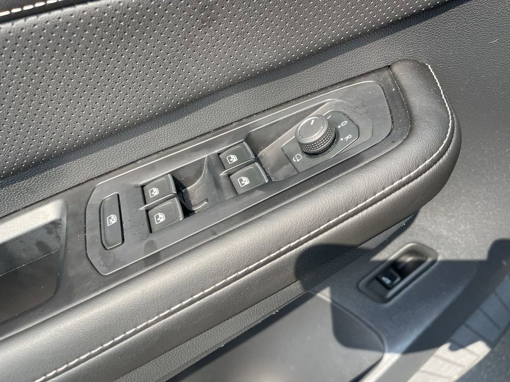 Used 2024 Volkswagen Atlas SEL Premium R-Line AWD/4WD image 13