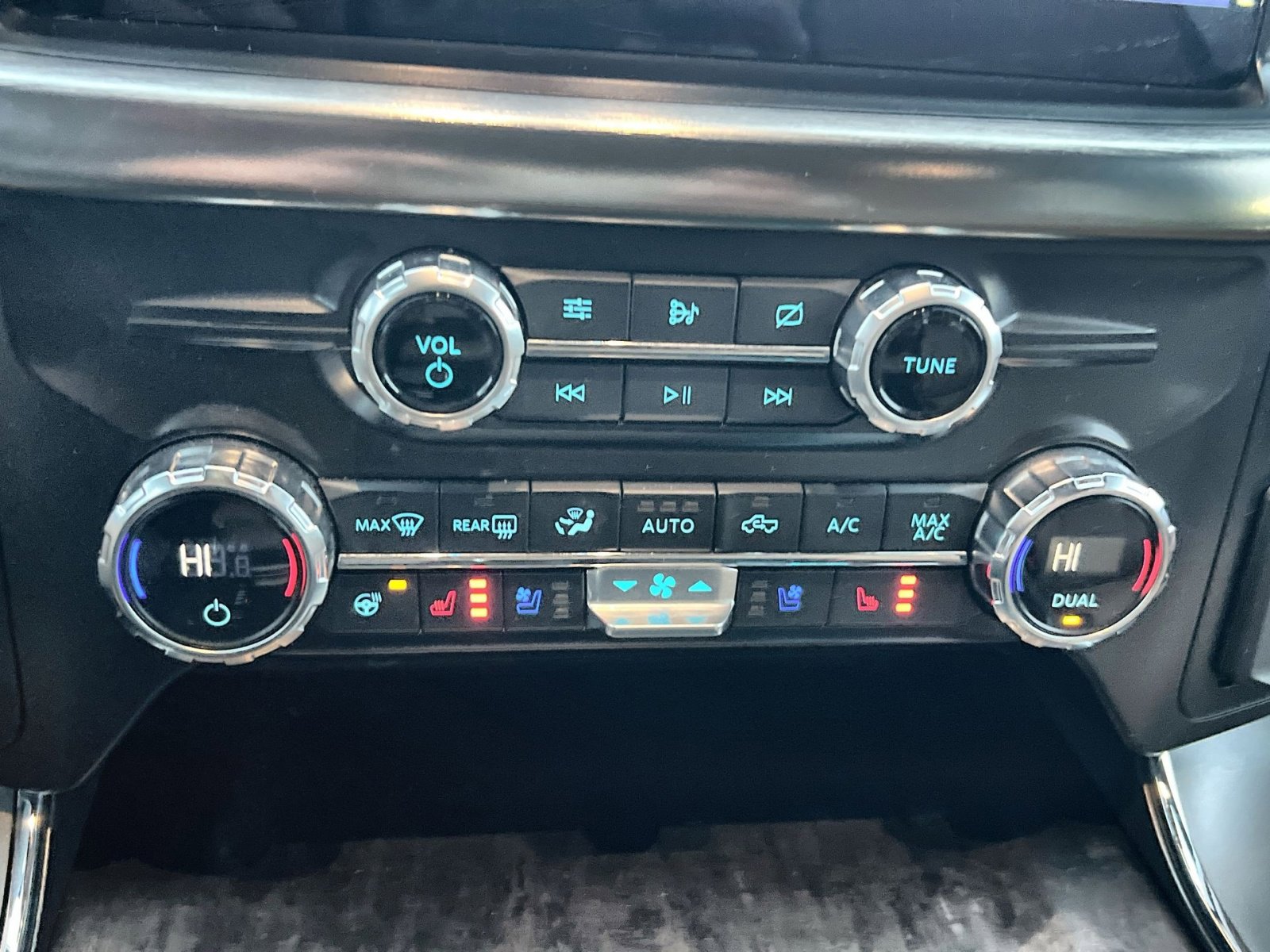 Used 2021 Ford F150 Lariat w/ Equipment Group 502A High image 21