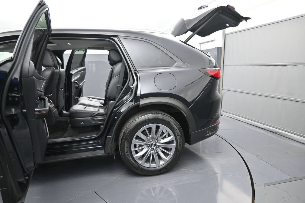 Used 2024 MAZDA CX-90 Plug-In Hybrid w/ Preferred AWD/4WD image 12