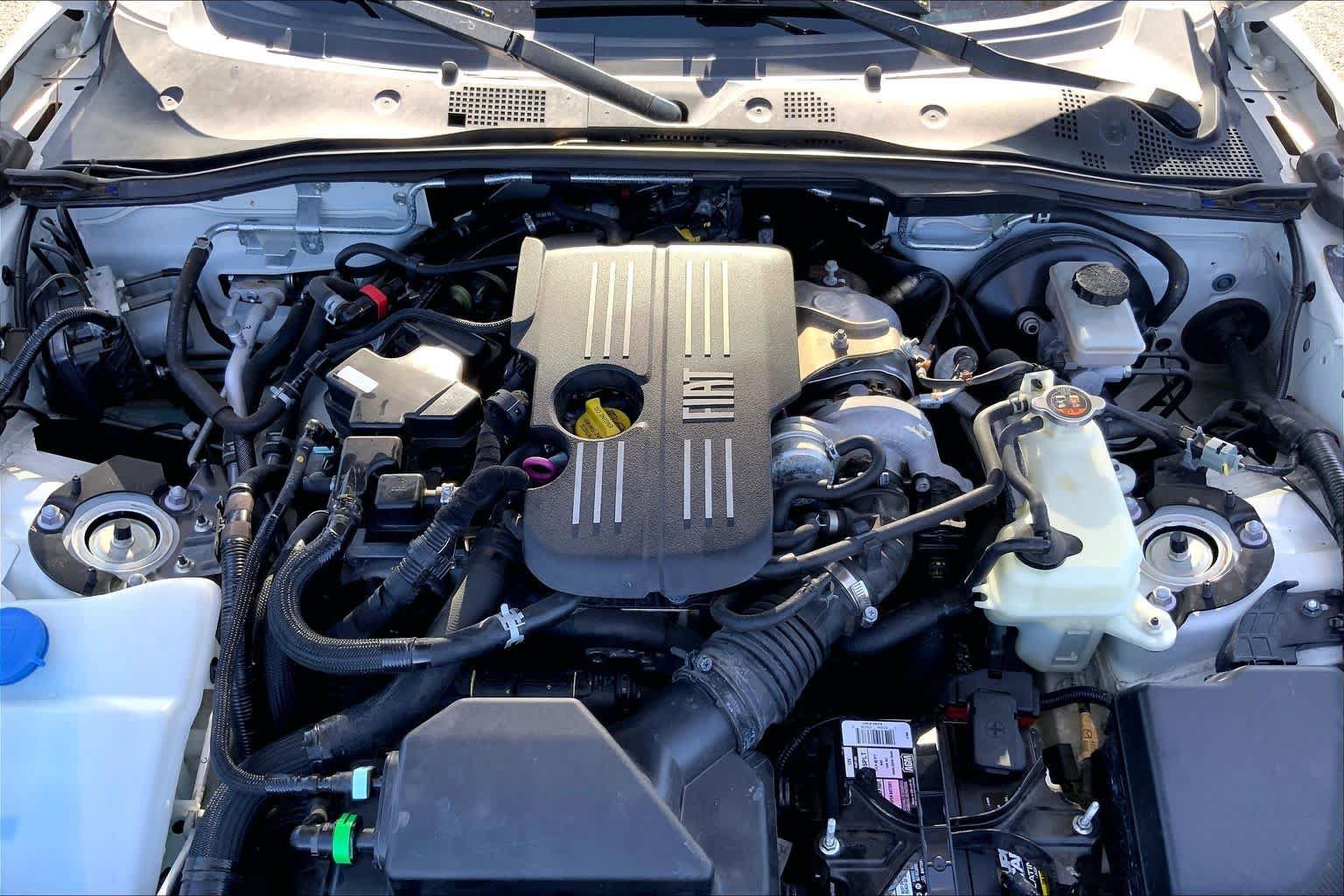 Used 2018 FIAT 124 Spider Classica w/ Technology Group RWD image 30