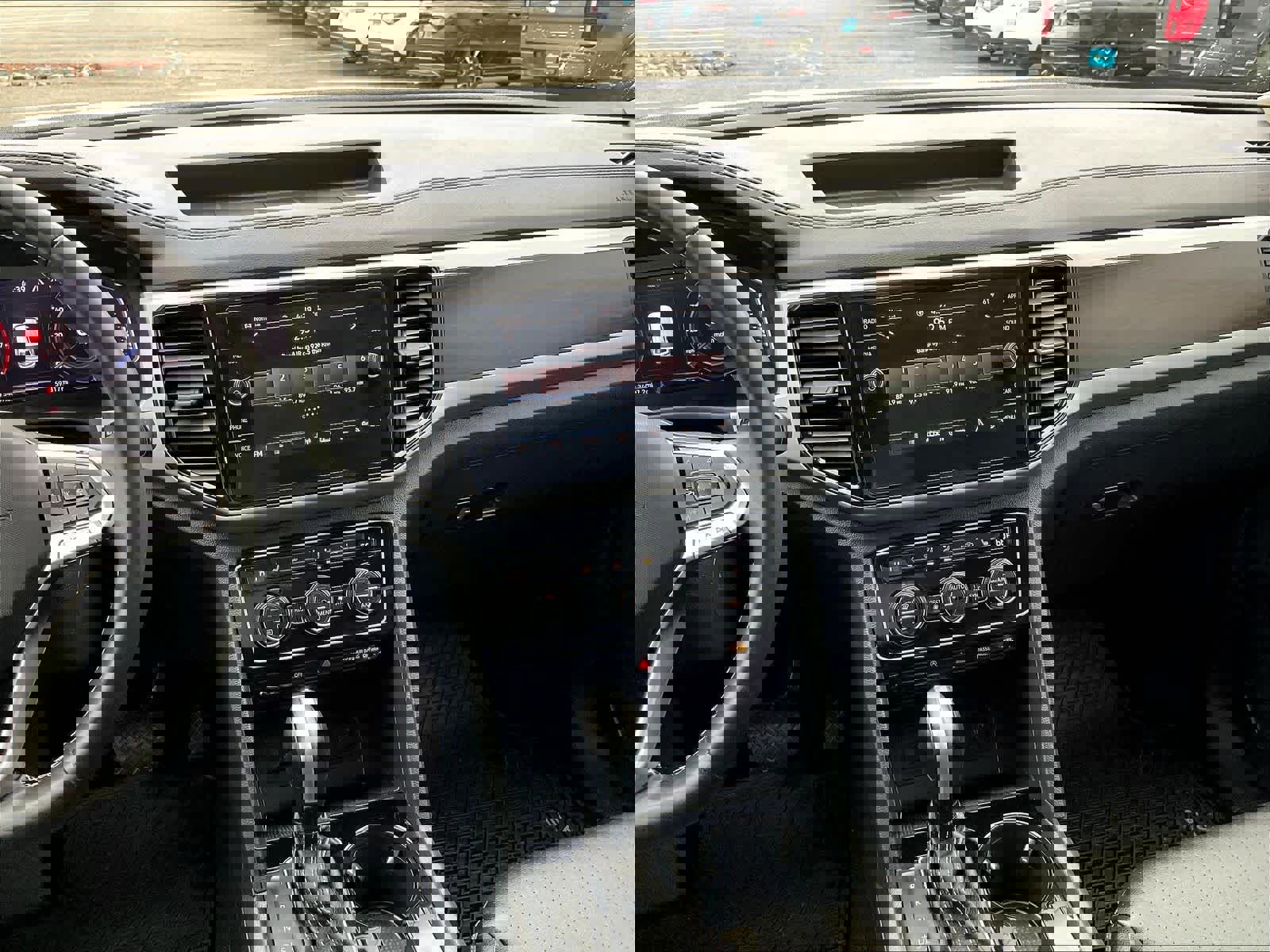 Used 2023 Volkswagen Atlas SE image 19