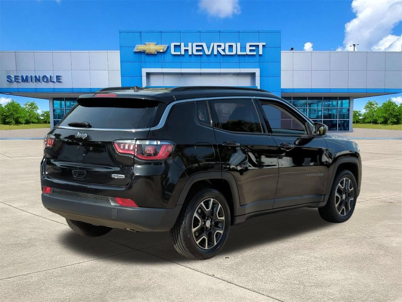 Used 2022 Jeep Compass Latitude FWD image 4