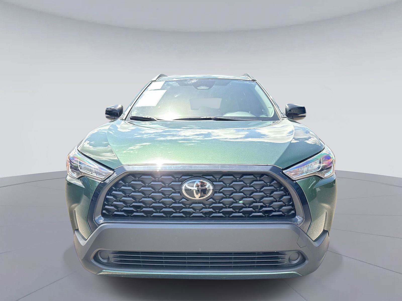 Used 2025 Toyota Corolla Cross LE image 8