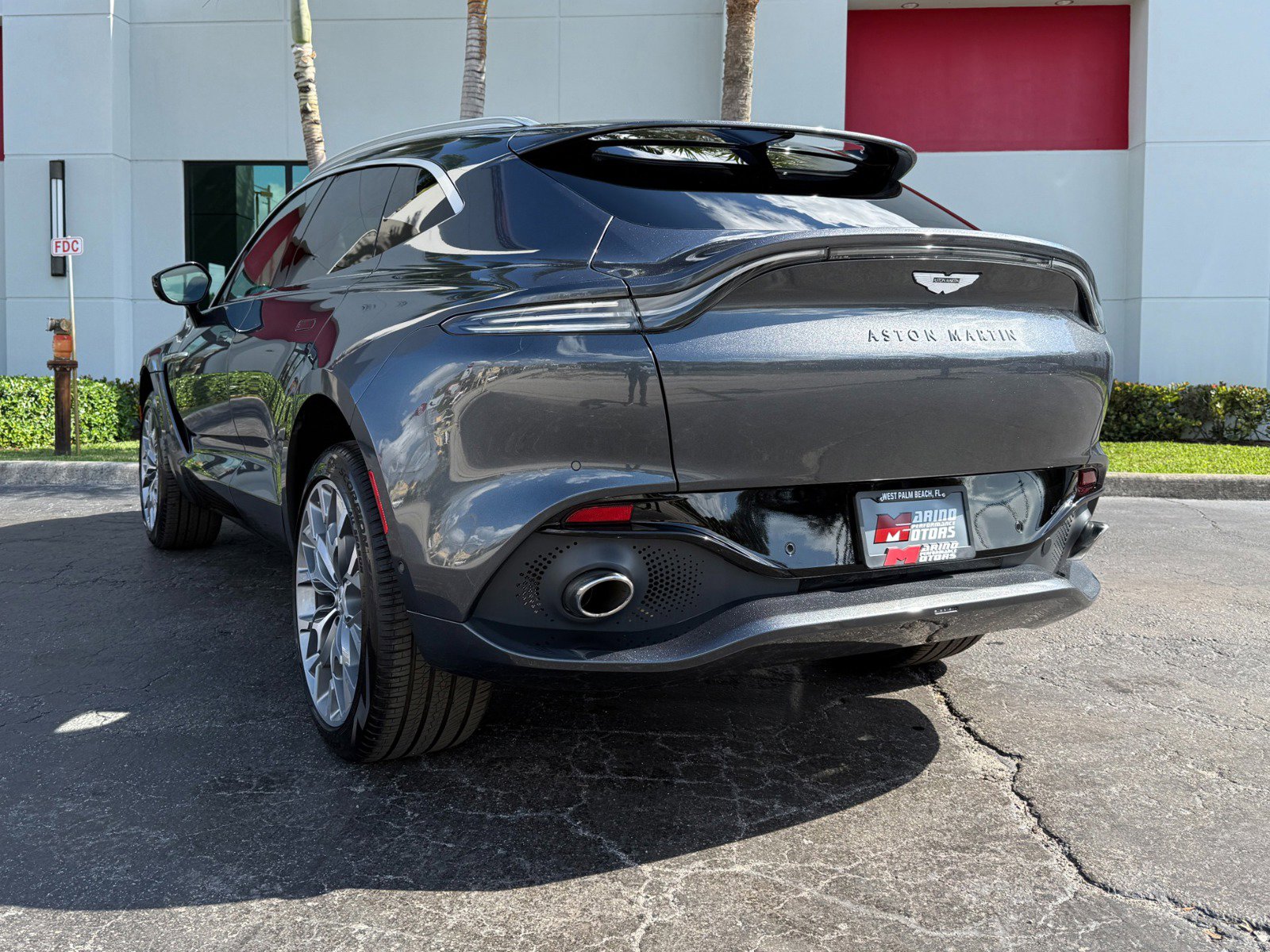 Used 2022 Aston Martin DBX image 15