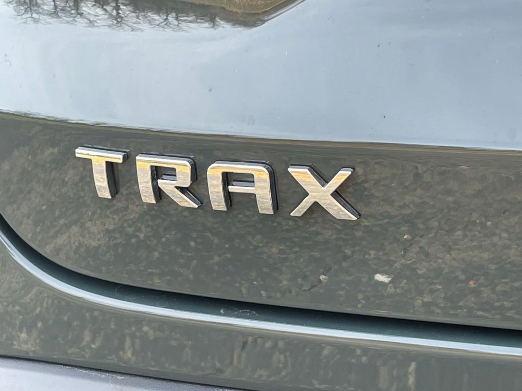 Certified 2025 Chevrolet Trax LT w/ LT Convenience Package image 18