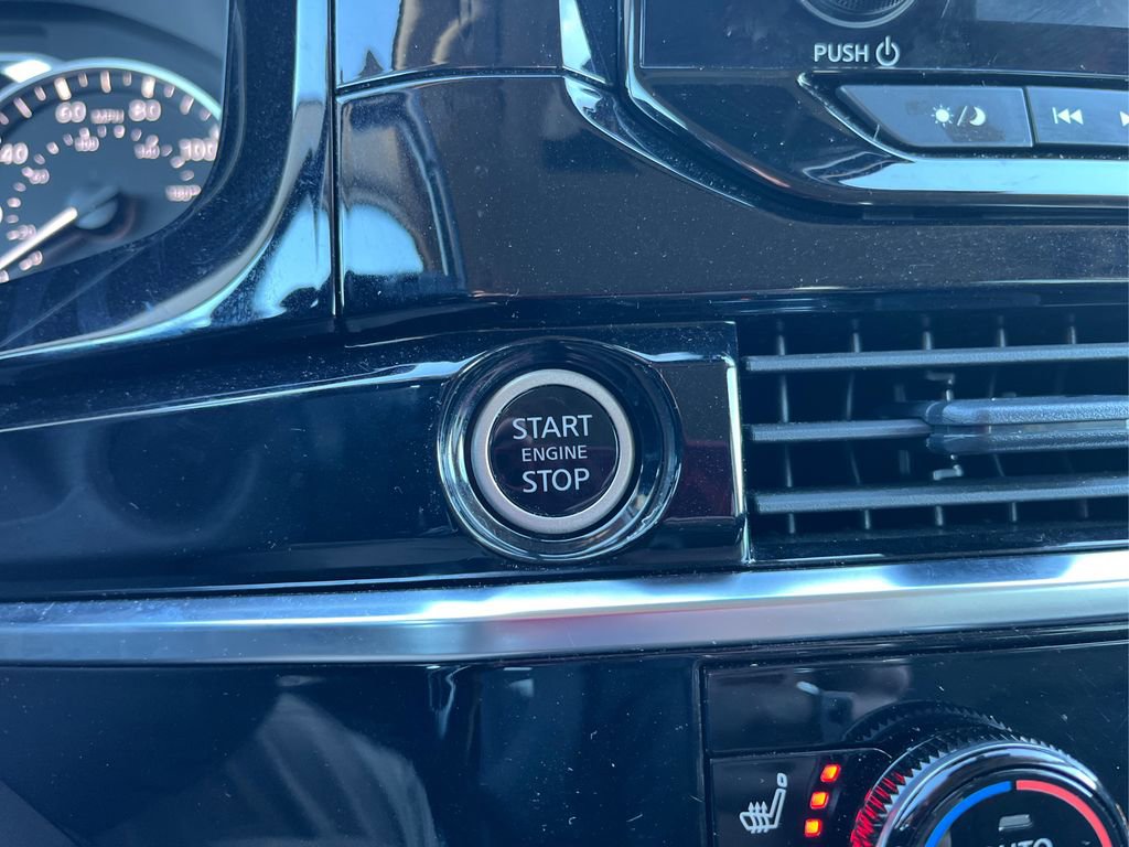 Used 2024 Nissan Pathfinder SV image 26