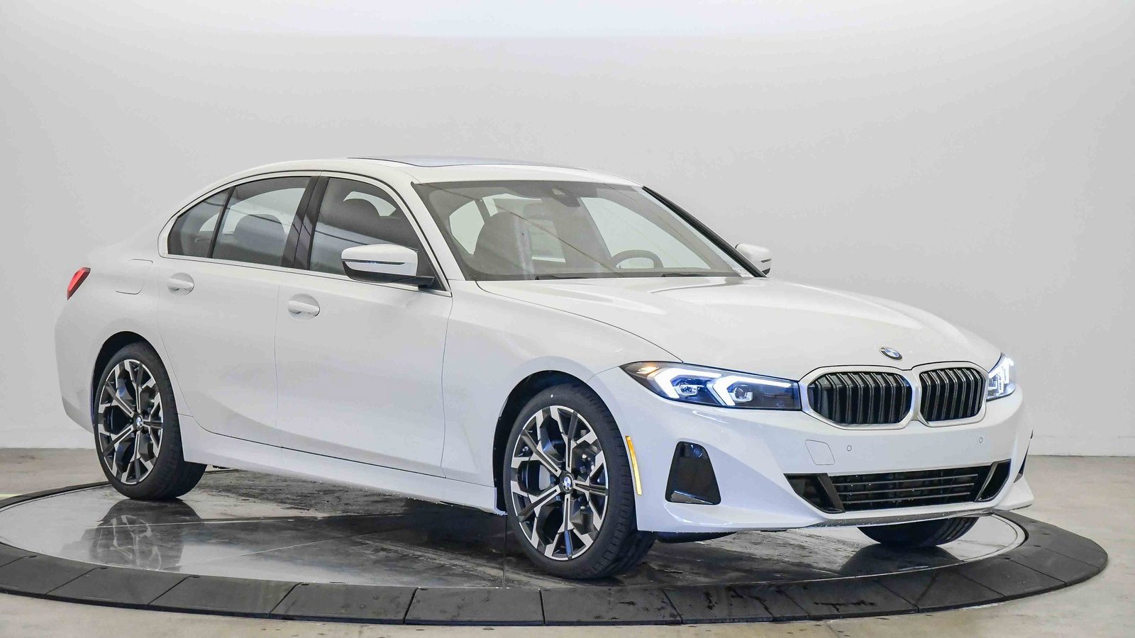 New 2026 BMW 330i Sedan w/ Convenience Package image 6