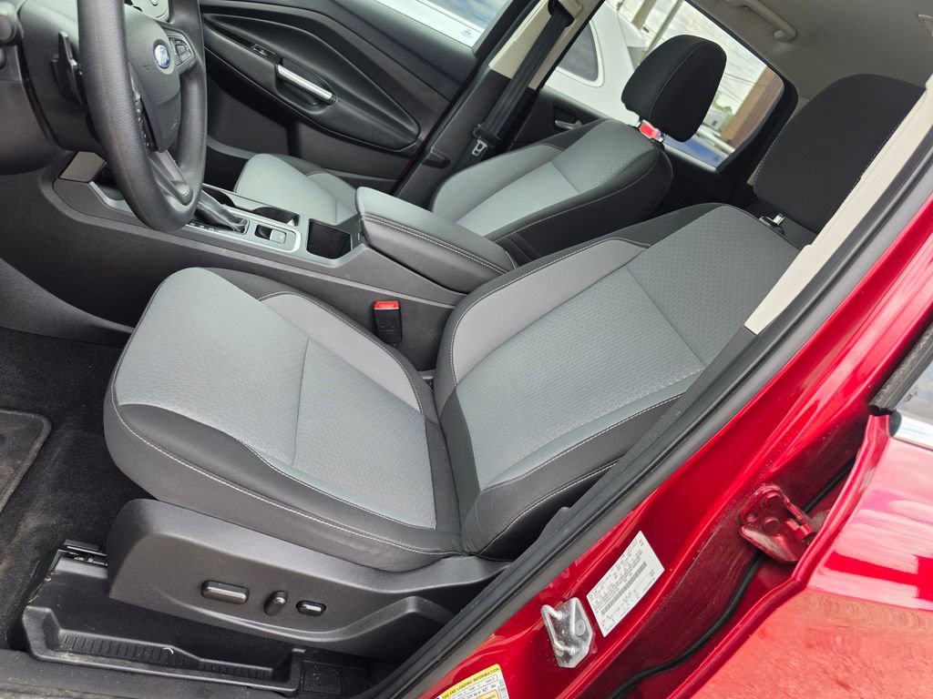 Used 2017 Ford Escape SE AWD/4WD image 6