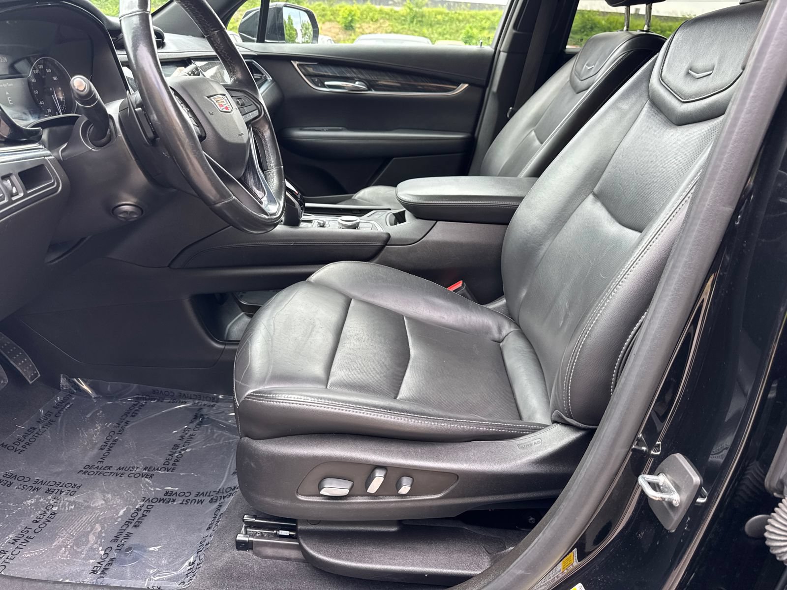 Used 2022 Cadillac XT6 Premium Luxury FWD image 9