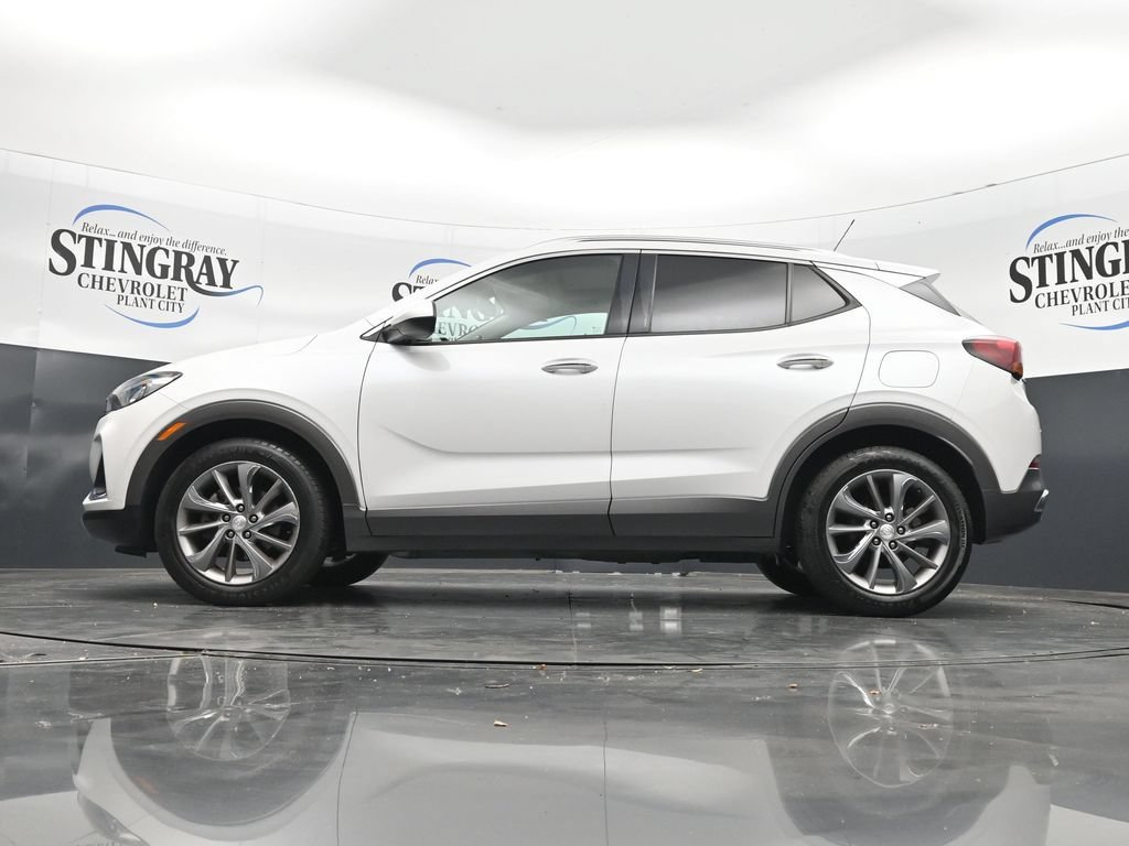 Used 2021 Buick Encore GX Essence w/ Experience Buick Package FWD image 29