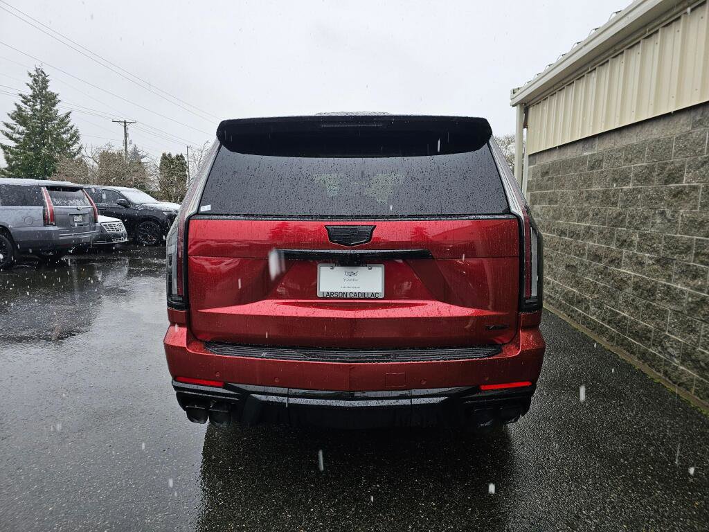 Used 2025 Cadillac Escalade V image 5