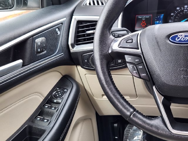 Used 2021 Ford Edge Titanium AWD/4WD image 26