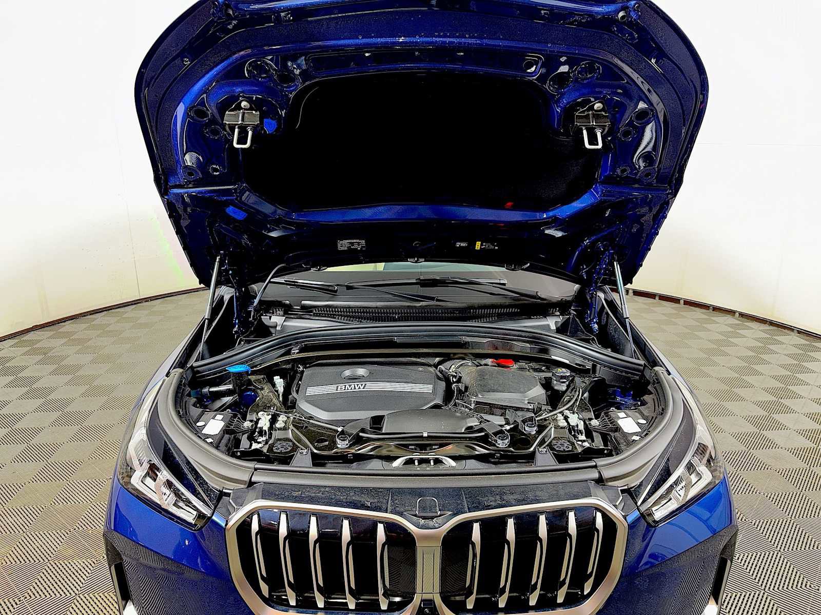 Used 2025 BMW X1 xDrive28i w/ Premium Package image 31