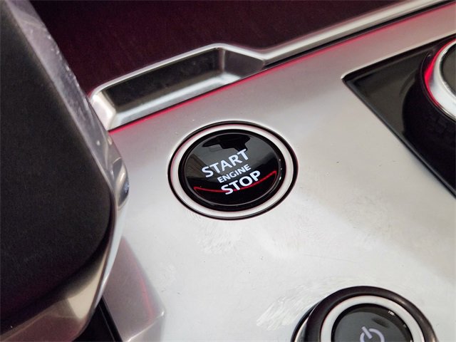 Used 2023 Land Rover Range Rover Long Wheelbase SE image 20