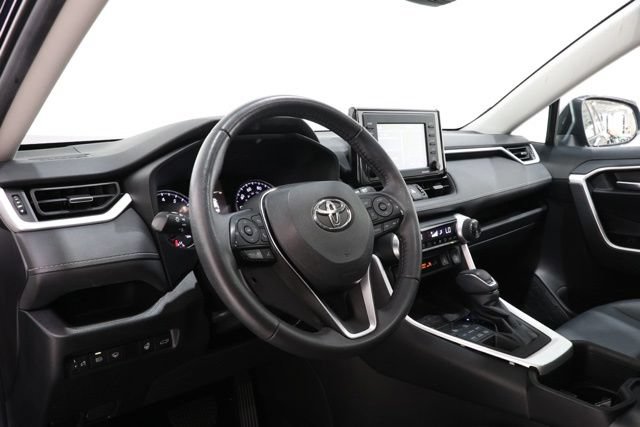 Used 2022 Toyota RAV4 XLE Premium AWD/4WD image 15