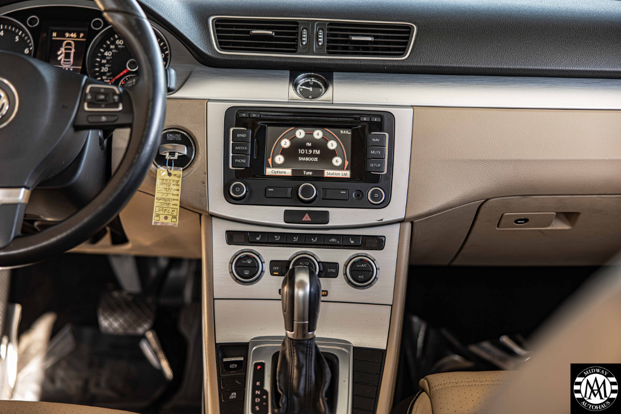 Used 2015 Volkswagen CC R-Line image 34