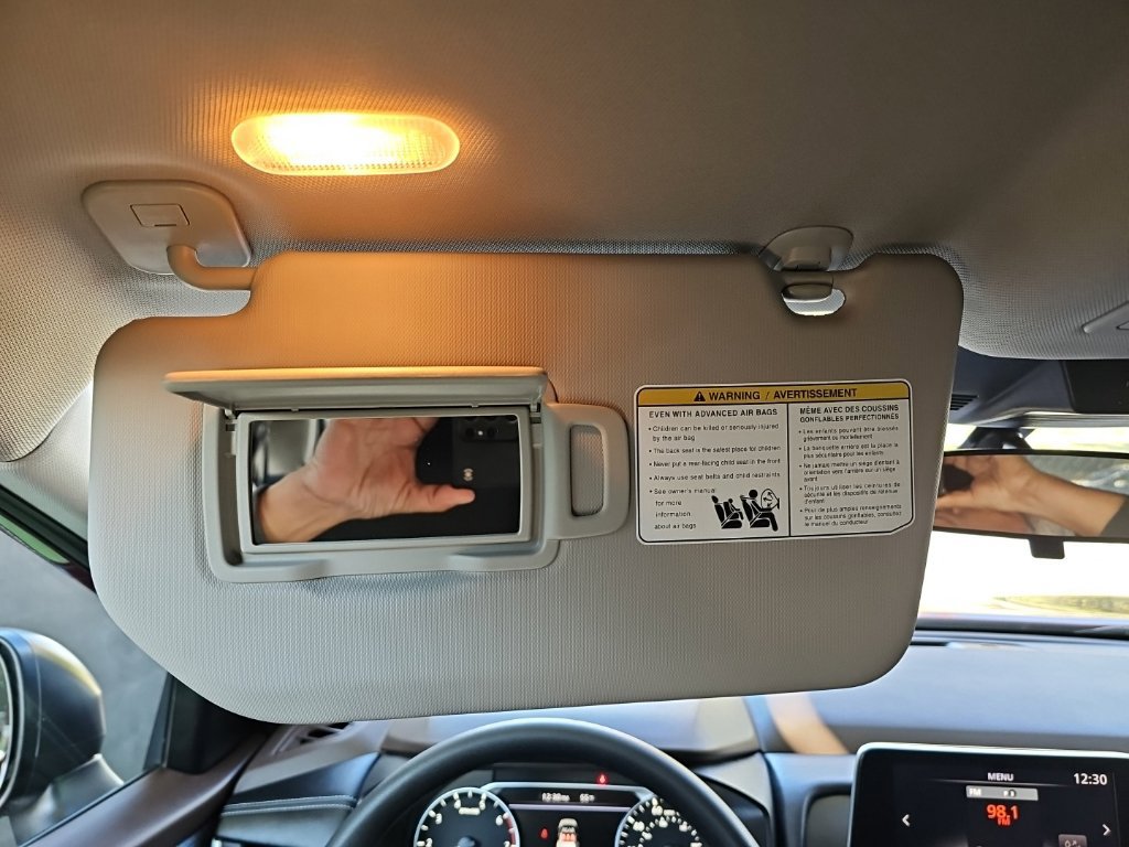 Used 2023 Nissan Rogue S AWD/4WD image 27
