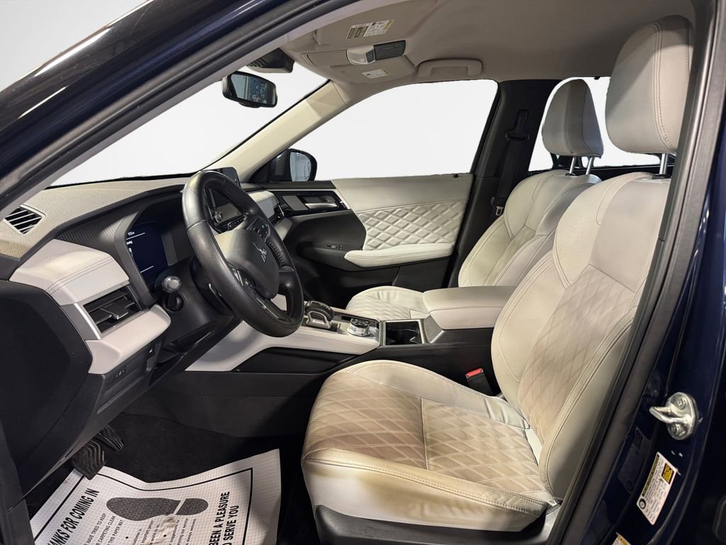 Used 2023 Mitsubishi Outlander SEL image 12