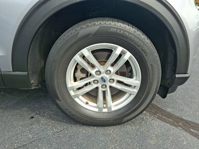 Used 2022 Ford Explorer XLT w/ Equipment Group 202A AWD/4WD image 8
