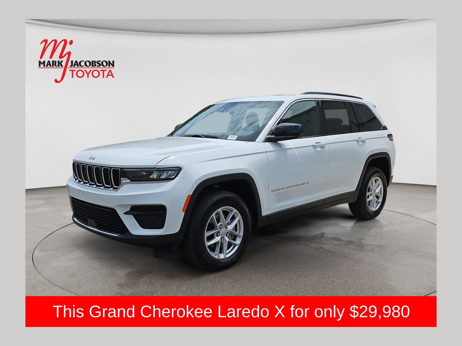 Used 2025 Jeep Grand Cherokee Laredo X w/ Luxury Tech Group I RWD image 1