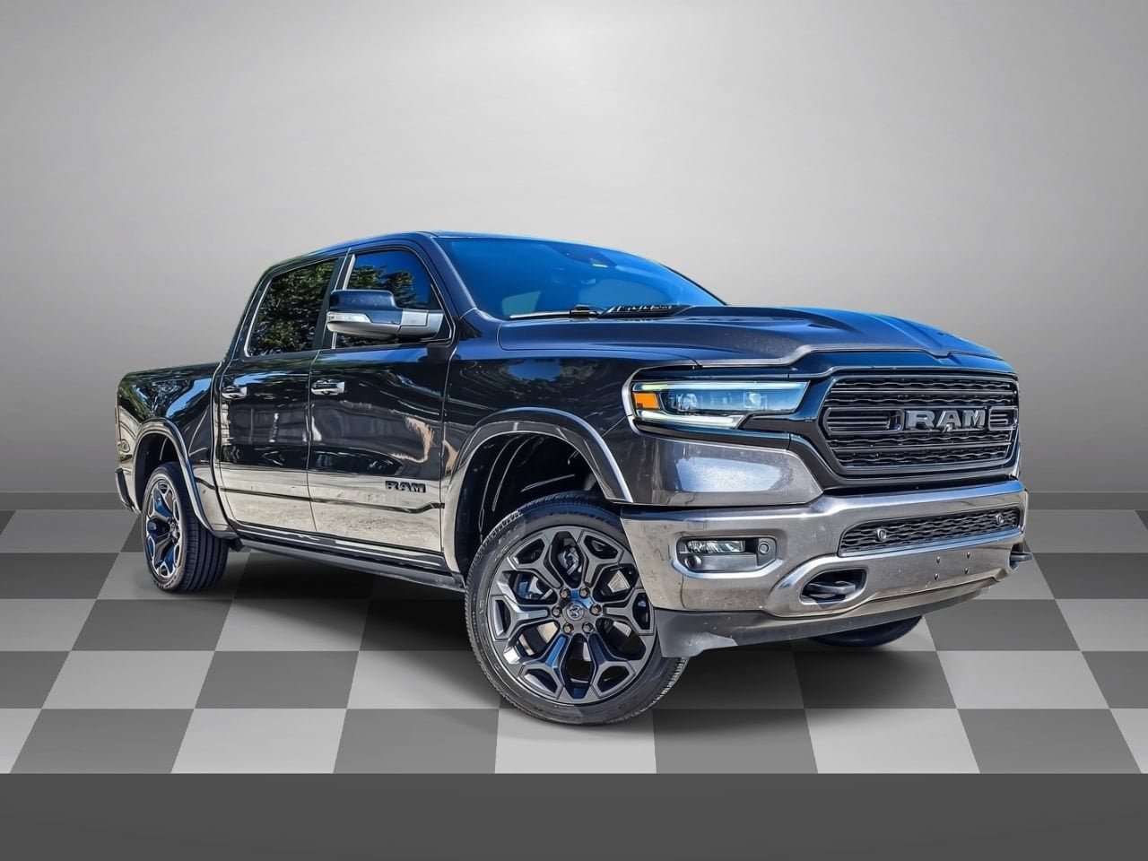 Used 2022 RAM 1500 Limited AWD/4WD image 1