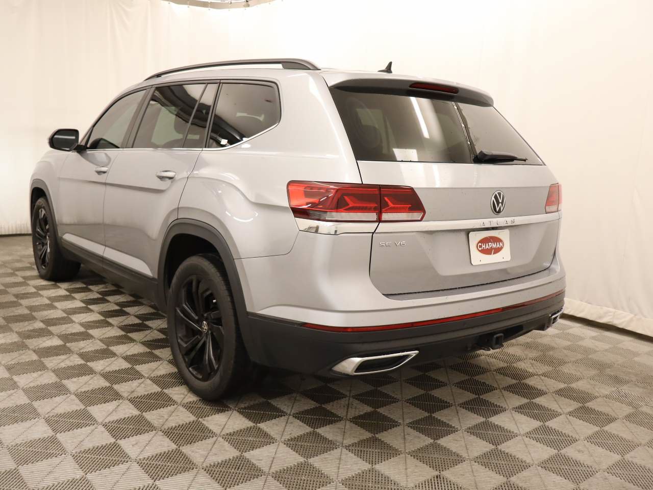 Used 2023 Volkswagen Atlas SE w/ Panoramic Sunroof Package FWD image 3