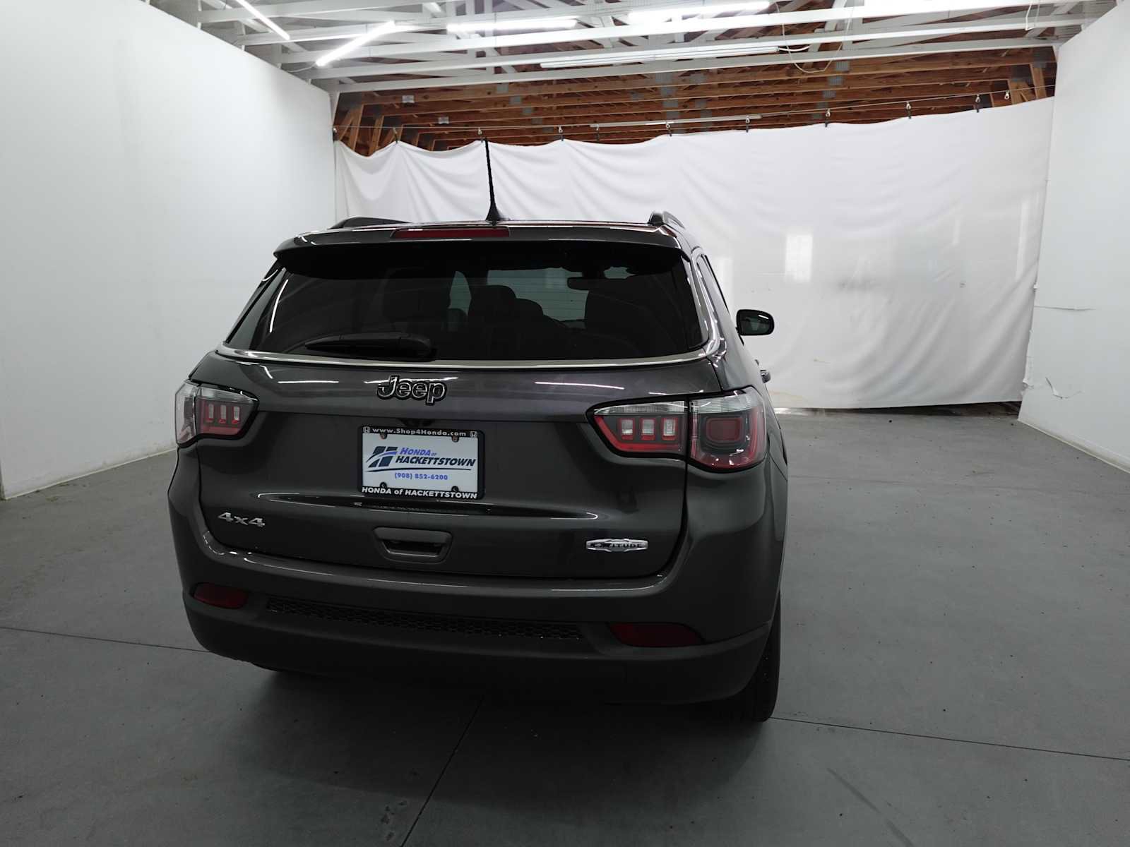 Used 2018 Jeep Compass Latitude w/ Popular Equipment Group AWD/4WD image 5